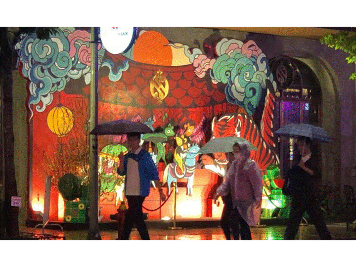 Người Hà Nội bất ngờ về cơn mưa 'kỳ lạ' đầu Xuân Canh Tý